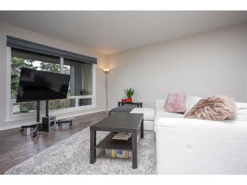 77 Edgeford Way Nw, Calgary, AB - Indoor Photo Showing Other Room