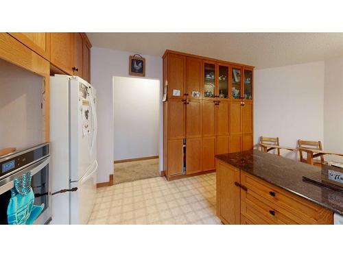 1502 26 Avenue, Nanton, AB - Indoor Photo Showing Kitchen