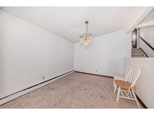 1433 7 Street Nw, Calgary, AB - Indoor Photo Showing Other Room