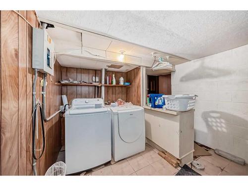 1433 7 Street Nw, Calgary, AB - Indoor Photo Showing Laundry Room