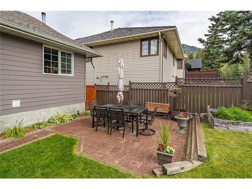 174 Cougar Point Road, Canmore, AB 