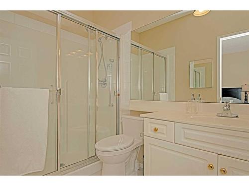 15 Cimarron Crescent, Okotoks, AB - Indoor Photo Showing Bathroom