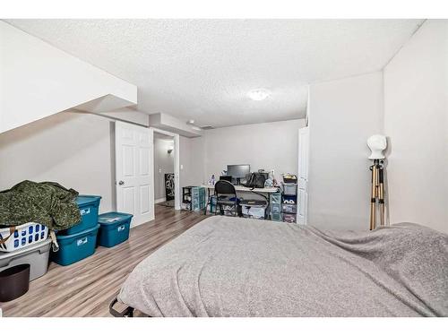 88 Falmead Road Ne, Calgary, AB - Indoor Photo Showing Bedroom