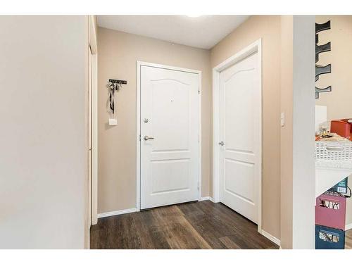 406-20 Sierra Morena Mews Sw, Calgary, AB - Indoor Photo Showing Other Room