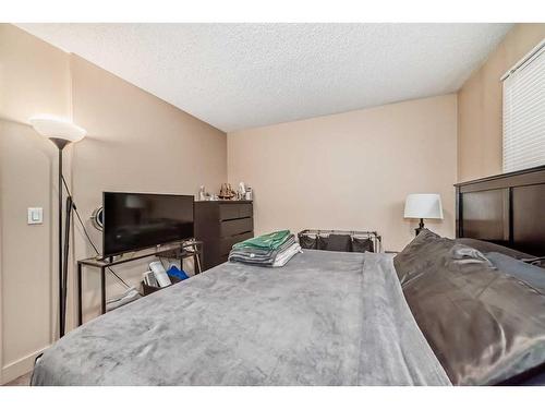 203-409 1 Avenue Ne, Calgary, AB - Indoor Photo Showing Bedroom