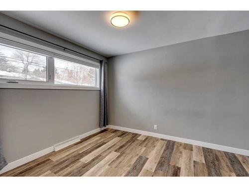 65 Meadowview Road Sw, Calgary, AB - Indoor Photo Showing Other Room