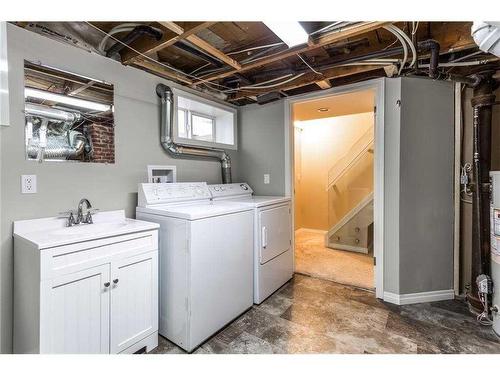214 21 Avenue Nw, Calgary, AB - Indoor Photo Showing Laundry Room