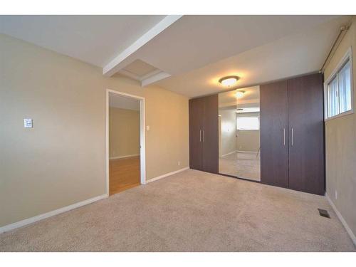 214 21 Avenue Nw, Calgary, AB - Indoor Photo Showing Other Room