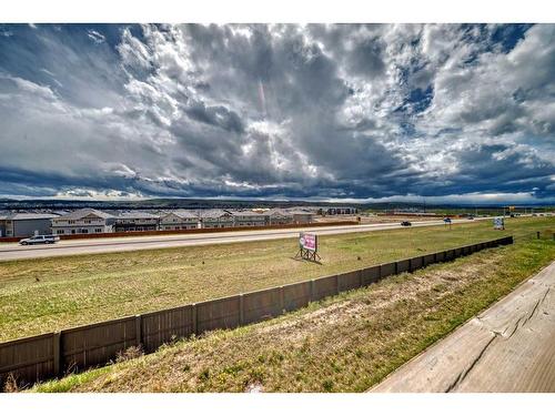 51-28 Heritage Drive, Cochrane, AB - Outdoor With View