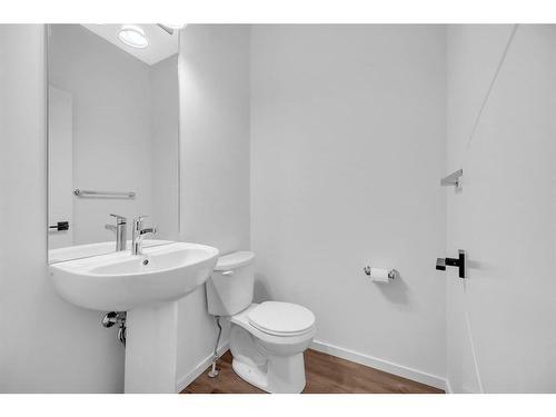 120 Cityline Square Ne, Calgary, AB - Indoor Photo Showing Bathroom