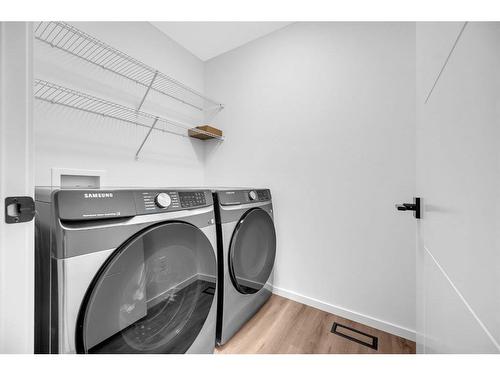 120 Cityline Square Ne, Calgary, AB - Indoor Photo Showing Laundry Room