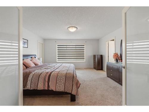 388 Kinniburgh Boulevard, Chestermere, AB - Indoor Photo Showing Bedroom