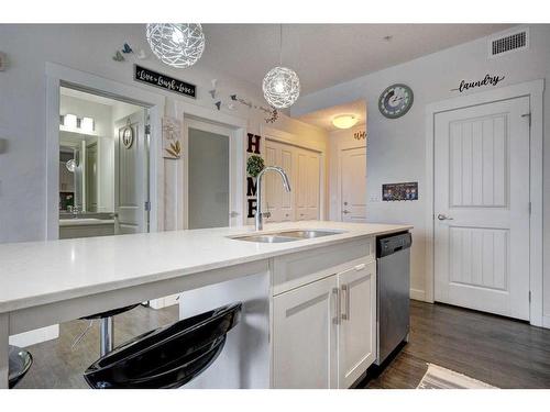 211-100 Auburn Meadows Common Se, Calgary, AB - Indoor Photo Showing Kitchen With Double Sink