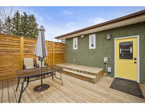 16 Macewan Place, Carstairs, AB - Outdoor With Deck Patio Veranda With Exterior