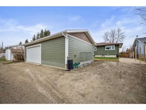 16 Macewan Place, Carstairs, AB - Outdoor With Exterior