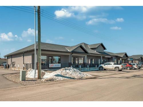 103, 201, 209, And 305 9 Avenue, Carstairs, AB 