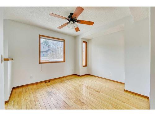 193 Riverglen Drive Se, Calgary, AB - Indoor Photo Showing Other Room