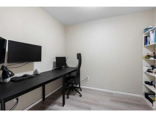 23 Kinlea Common Nw, Calgary, AB - Indoor Photo Showing Office