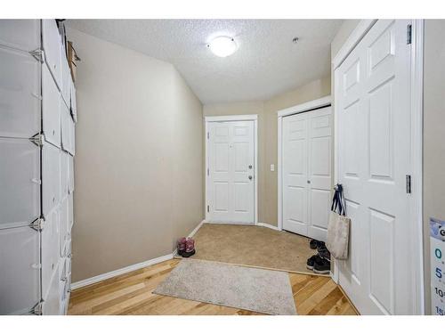 101-6315 Ranchview Drive Nw, Calgary, AB - Indoor Photo Showing Other Room