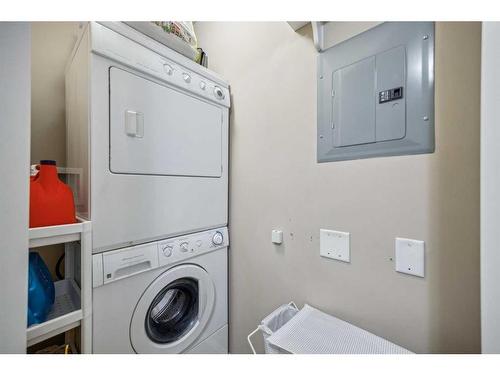 101-6315 Ranchview Drive Nw, Calgary, AB - Indoor Photo Showing Laundry Room