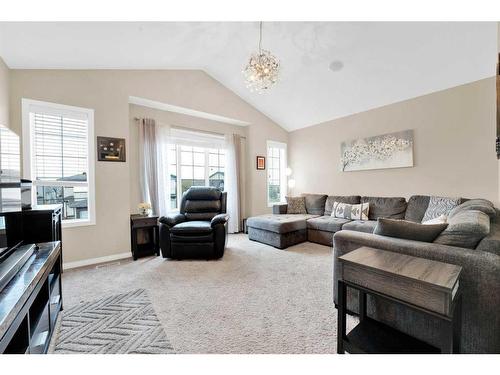 29 Panora View Nw, Calgary, AB - Indoor Photo Showing Living Room