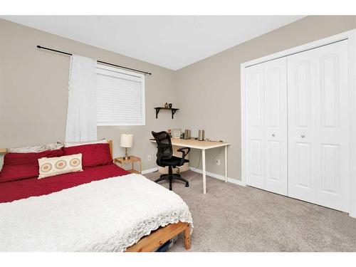 29 Panora View Nw, Calgary, AB - Indoor Photo Showing Bedroom