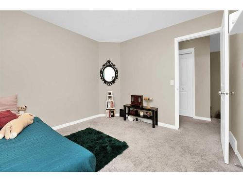 29 Panora View Nw, Calgary, AB - Indoor Photo Showing Bedroom