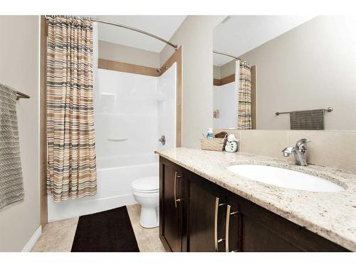 29 Panora View Nw, Calgary, AB - Indoor Photo Showing Bathroom