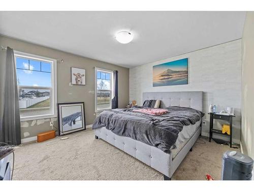 43 Hawkridge Boulevard, Penhold, AB - Indoor Photo Showing Bedroom
