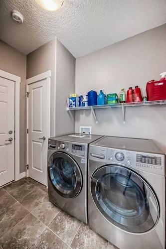 18 Rockford Road Nw, Calgary, AB - Indoor Photo Showing Laundry Room