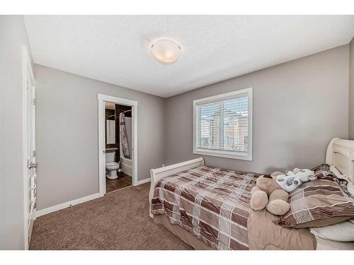 18 Rockford Road Nw, Calgary, AB - Indoor Photo Showing Bedroom
