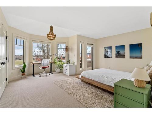 2026 38 Avenue Sw, Calgary, AB - Indoor Photo Showing Bedroom