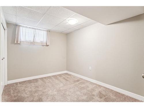 94 Brantford Crescent Nw, Calgary, AB - Indoor Photo Showing Other Room