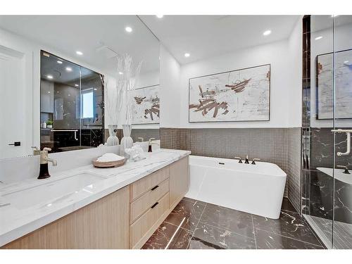 2034 8 Avenue Se, Calgary, AB - Indoor Photo Showing Bathroom