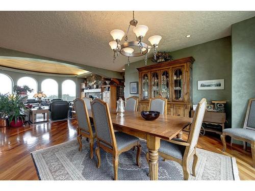 10-290254 96 Street West, Rural Foothills County, AB - Indoor Photo Showing Dining Room