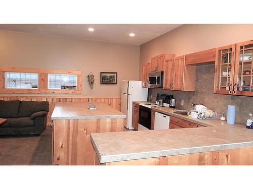 10-290254 96 Street West, Rural Foothills County, AB - Indoor Photo Showing Kitchen