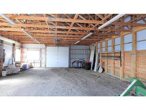 10-290254 96 Street West, Rural Foothills County, AB - Indoor Photo Showing Garage