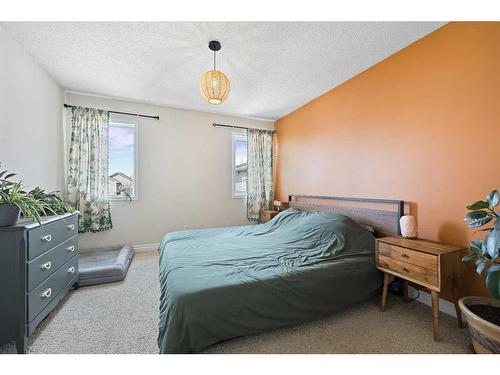 150 Prestwick Crescent Se, Calgary, AB - Indoor Photo Showing Bedroom
