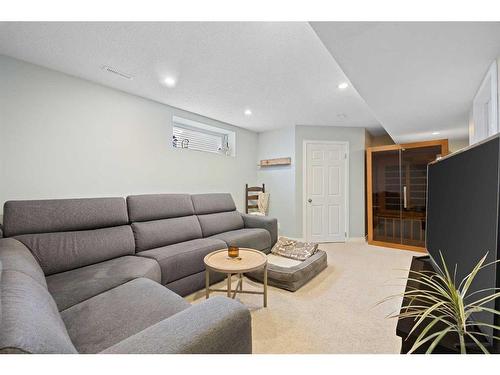 150 Prestwick Crescent Se, Calgary, AB - Indoor Photo Showing Living Room