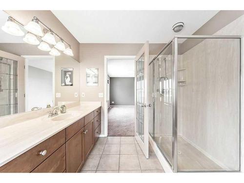 610 Rocky Ridge View Nw, Calgary, AB - Indoor Photo Showing Bathroom