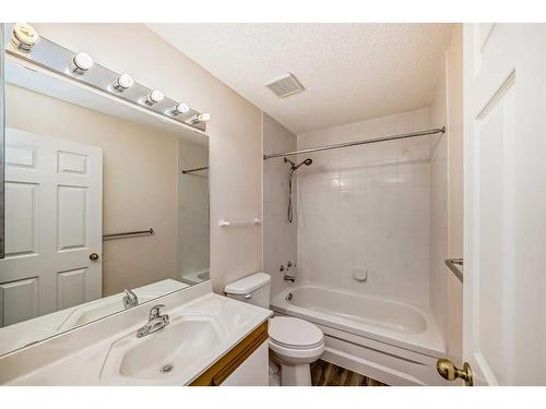 420 Hawkstone Manor Nw, Calgary, AB - Indoor Photo Showing Bathroom