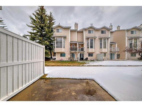 420 Hawkstone Manor Nw, Calgary, AB - Outdoor