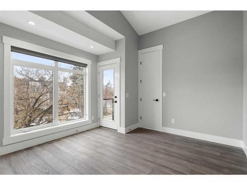1428 27 Street Sw, Calgary, AB - Indoor Photo Showing Other Room