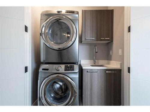 1428 27 Street Sw, Calgary, AB - Indoor Photo Showing Laundry Room