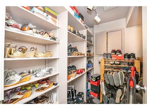 2016 8Th Avenue Nw, Calgary, AB - Indoor With Storage