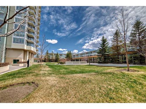 1105-99 Spruce Place Sw, Calgary, AB - Outdoor