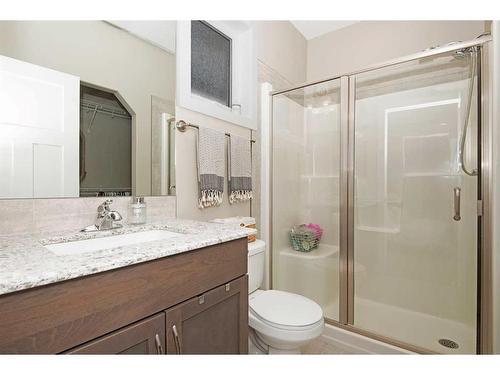633 Country Meadows Close, Diamond Valley, AB - Indoor Photo Showing Bathroom