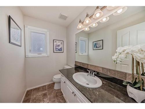 159 Macewan Valley Mews Nw, Calgary, AB - Indoor Photo Showing Bathroom