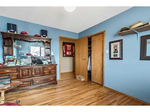 200-274128 320 Street East, Rural Foothills County, AB - Indoor Photo Showing Other Room