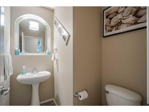 638 Citadel Drive Nw, Calgary, AB - Indoor Photo Showing Bathroom
